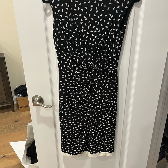 Dress - Picture 1 of 3